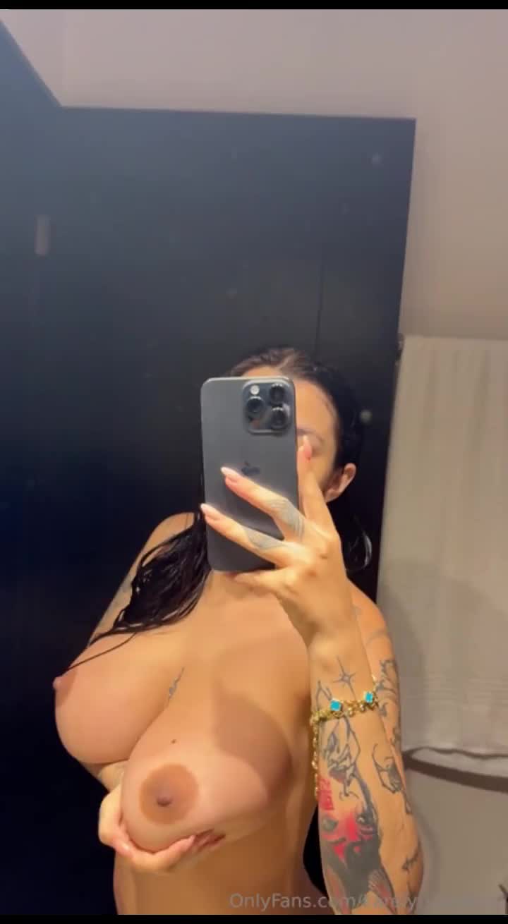 Karely ruiz en tetas